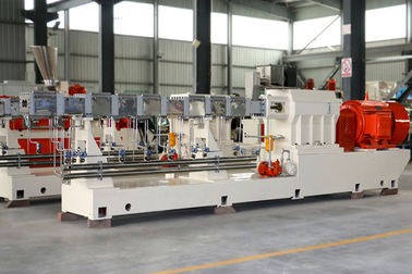 ประเทศจีน SGS ผ่านน้ำแหวนเครื่องอัดรีดสกรูคู่ PP PE เม็ดทำให้เครื่อง โรงงาน